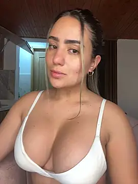 Miilana  online show from 15, 4, 2026