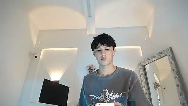 jullian ricci online show from 21, 4, 2026