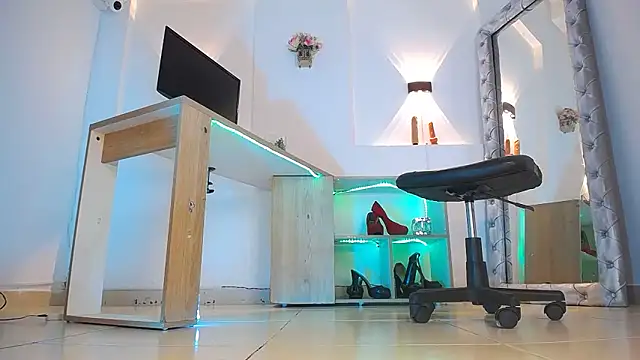 jullian ricci online show from 18, 4, 2026