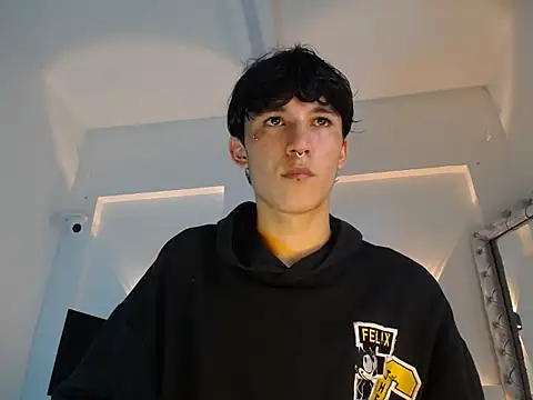 jullian ricci online show from 8, 4, 2026