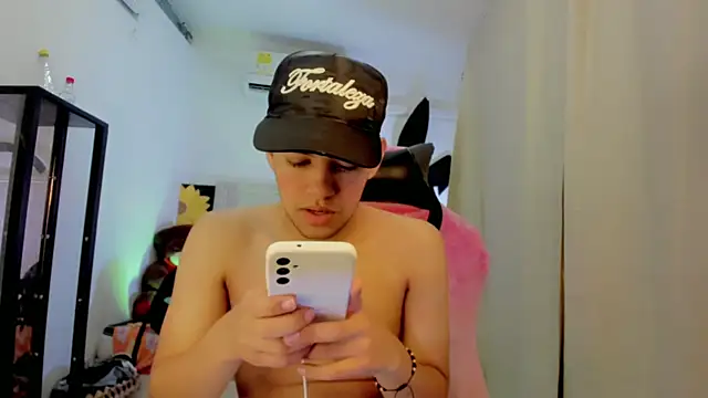 Top and bottom online show from 11, 4, 2026