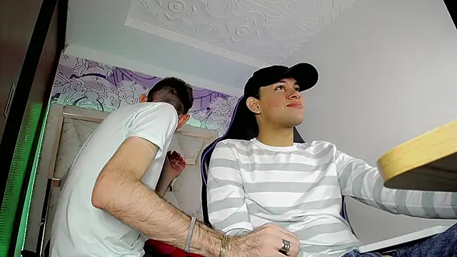 Top and bottom online show from 11, 3, 2026