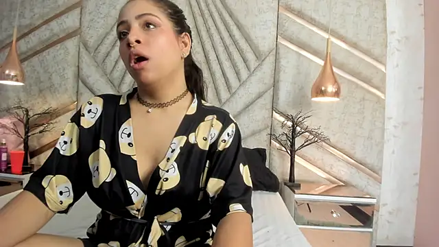 CloheBell online show from 4, 3, 2026