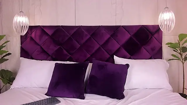 Snapshot of KittyLyne_ chatting on 8, 5, 2026 KittyLyne online show from 8, 5, 2026