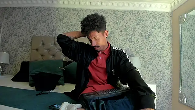 NoaahTylor online show from 22, 4, 2026