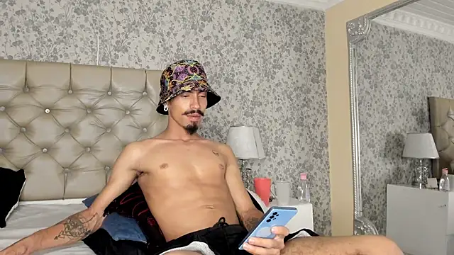 NoaahTylor online show from 1, 4, 2026