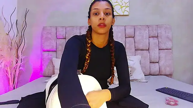 Snapshot of MelanyStone_ chatting on 22, 5, 2026 MelanyStone online show from 22, 5, 2026