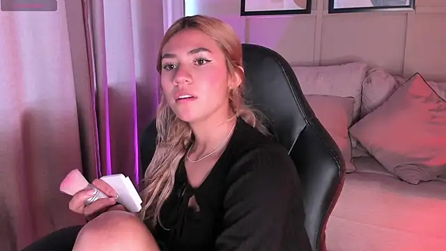 Chris Velvett online show from 25, 3, 2026