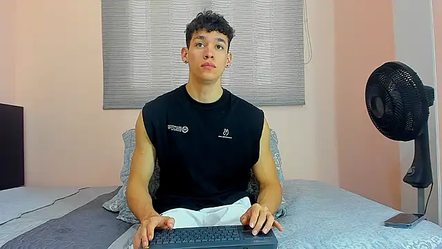 Muscle  Myke online show from 22, 2, 2026