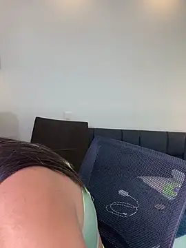 Hanna Williams   online show from 12, 2, 2026