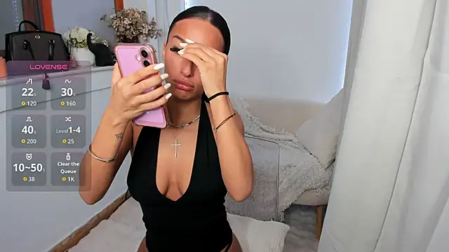 EvaK  online show from 15, 4, 2026