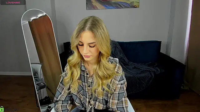 Snapshot of Silen_Tori chatting on 8, 3, 2026 Silen Tori online show from 8, 3, 2026