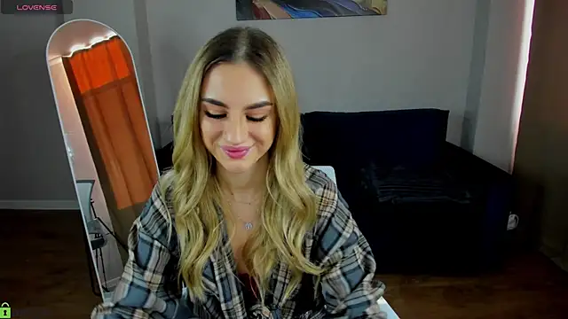 Snapshot of Silen_Tori chatting on 9, 3, 2026 Silen Tori online show from 9, 3, 2026