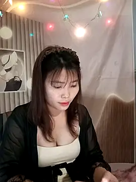 Girl-crazy1 online show from 17, 2, 2026