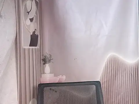 Girl-crazy1 online show from 1, 3, 2026