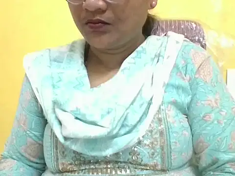 Snapshot of anu-reddyy chatting on 2, 6, 2026 anu-reddyy online show from 2, 6, 2026