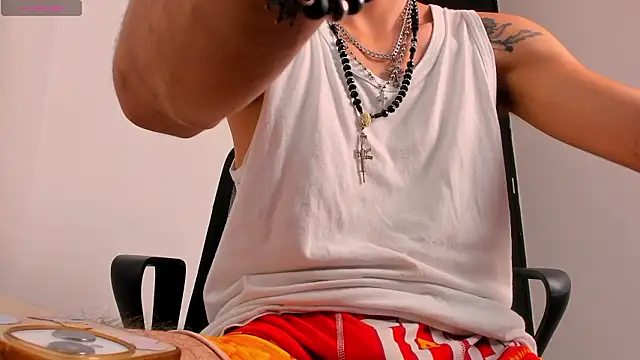 LovexJuxn8 online show from 12, 2, 2026