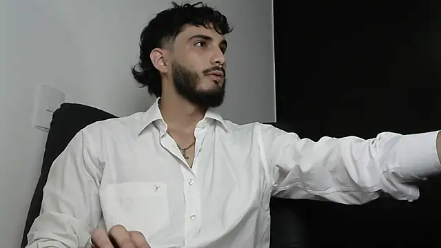 LovexJuxn8 online show from 23, 2, 2026