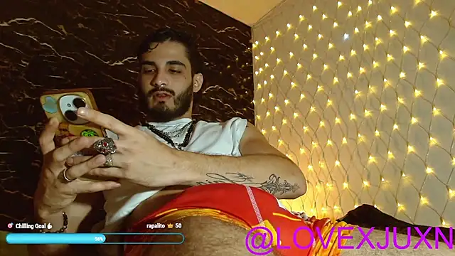 LovexJuxn8 online show from 14, 4, 2026