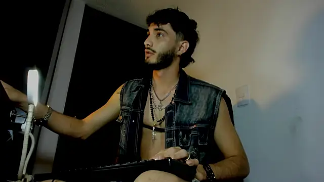 LovexJuxn8 online show from 24, 2, 2026