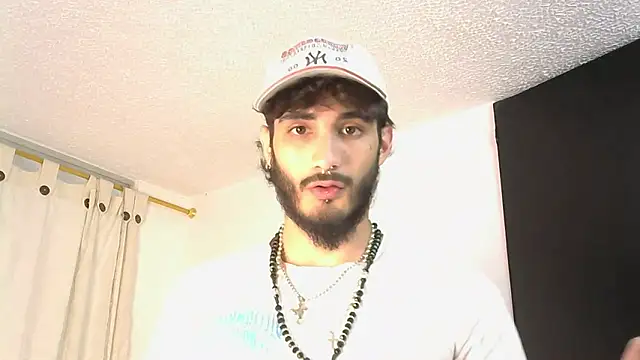 LovexJuxn8 online show from 13, 2, 2026