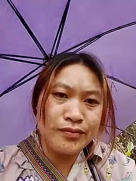 Snapshot of bany-lee chatting on 7, 5, 2026 bany-lee online show from 7, 5, 2026