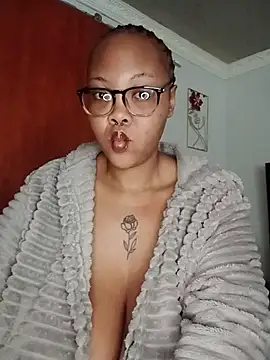 Snapshot of ShantelBootyBoobs chatting on 15, 7, 2026 ShantelBootyBoobs online show from 15, 7, 2026