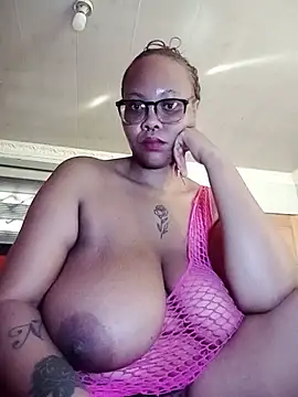 Snapshot of ShantelBootyBoobs chatting on 15, 6, 2026 ShantelBootyBoobs online show from 15, 6, 2026