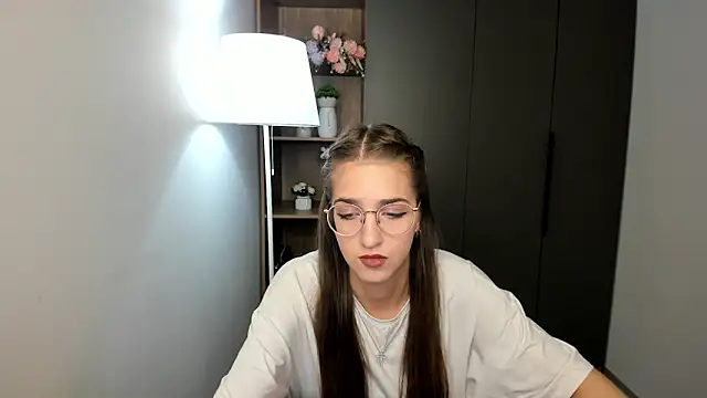 ClarineCasebolt online show from 12, 2, 2026