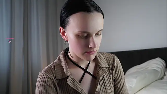 KirstinMcgeady online show from 22, 6, 2026