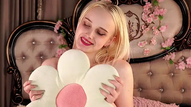 KirstinMcgeady online show from 18, 4, 2026