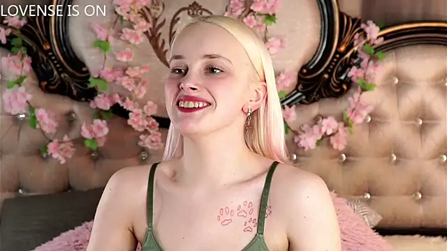 KirstinMcgeady online show from 8, 4, 2026