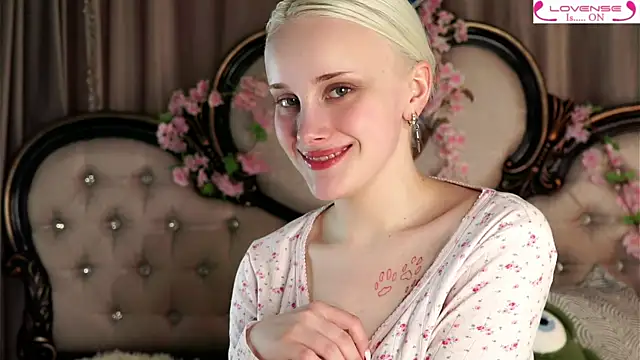 Snapshot of KirstinMcgeady chatting on 3, 5, 2026 KirstinMcgeady online show from 3, 5, 2026