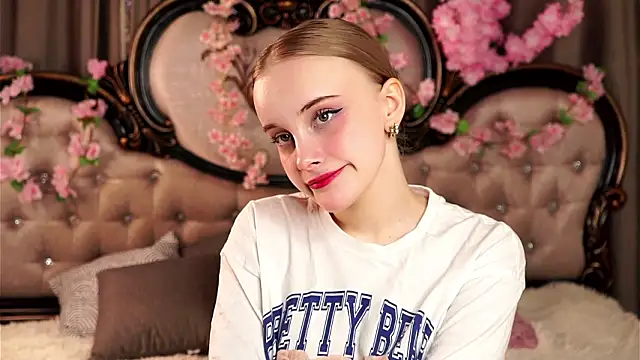 KirstinMcgeady online show from 8, 3, 2026