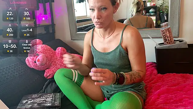 prettyinkdsiren online show from 21, 4, 2026