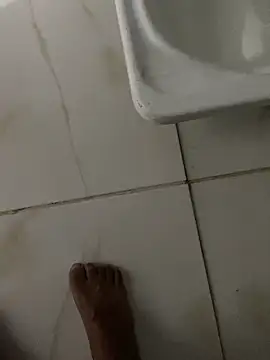 lopes22246 online show from 9, 4, 2026