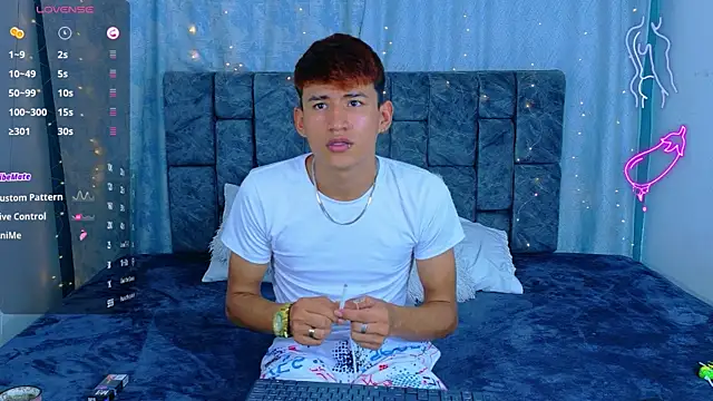 NicolasTorrez online show from 15, 4, 2026