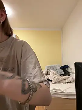 Milli-Kiss online show from 25, 2, 2026