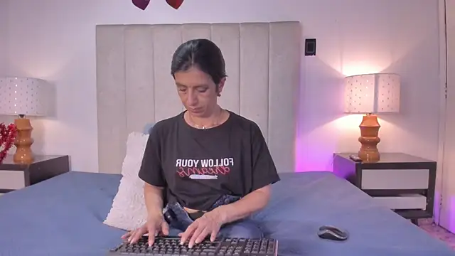 MissMilf  online show from 24, 7, 2026