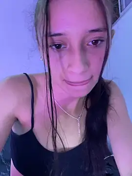 Snapshot of candy_deluxe chatting on 28, 5, 2026 candy deluxe online show from 28, 5, 2026