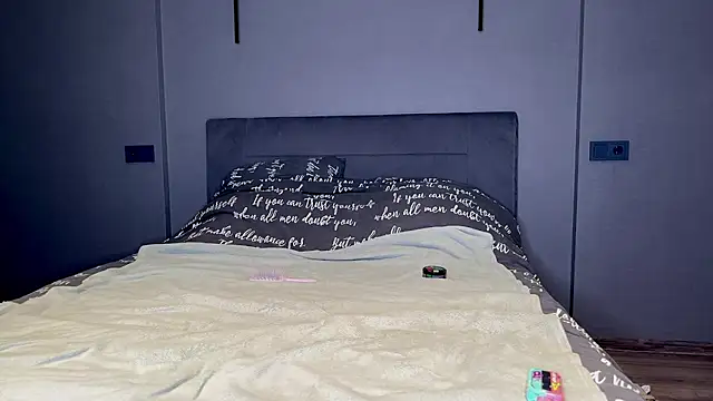 yourselenas online show from 20, 2, 2026