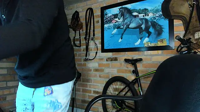 dominic jonson online show from 4, 3, 2026