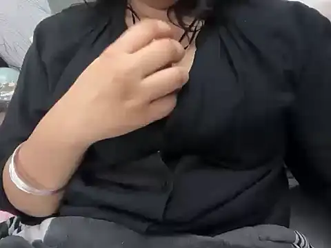 hugeindiantitties online show from 25, 2, 2026