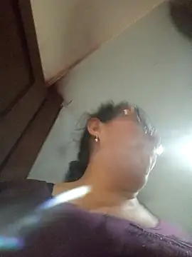  Saraqueen online show from 17, 4, 2026