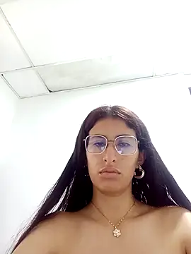 Esperanza  hot online show from 24, 2, 2026