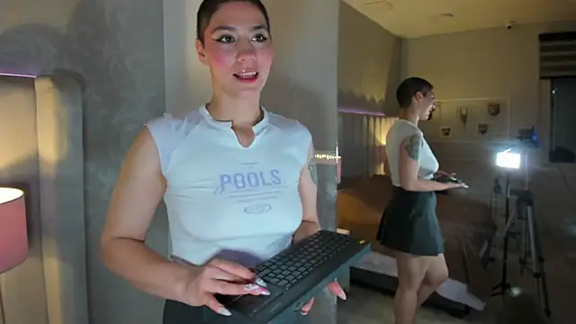 Raven1fox online show from 14, 4, 2026