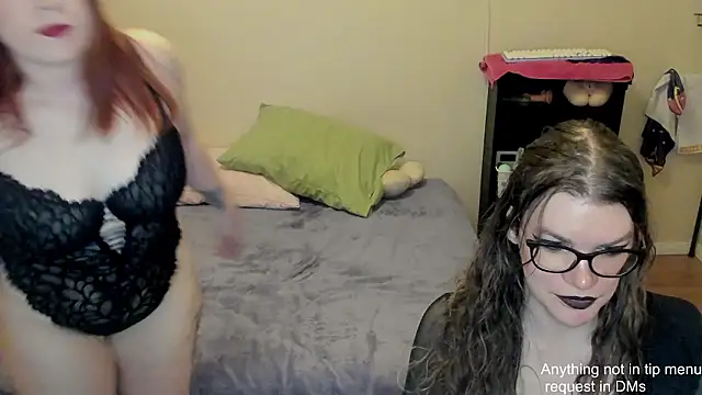 Kissykryssie online show from 15, 3, 2026