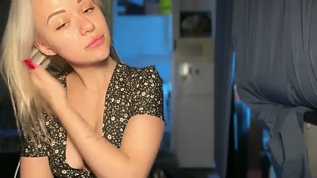 Snapshot of Leylia_Lily chatting on 11, 4, 2026 Leylia Lily online show from 11, 4, 2026