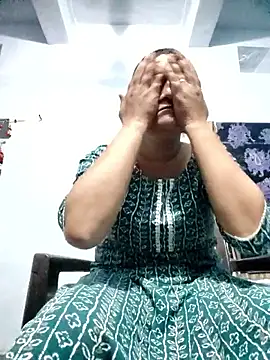 Anushka Singh0 online show from 20, 4, 2026