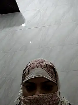 Snapshot of Anushka_Singh0 chatting on 17, 6, 2026 Anushka Singh0 online show from 17, 6, 2026